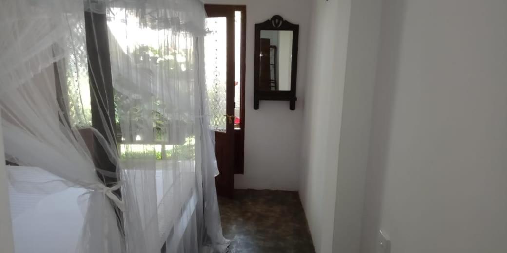 Hotel Shady Edge Unawatuna Exterior foto